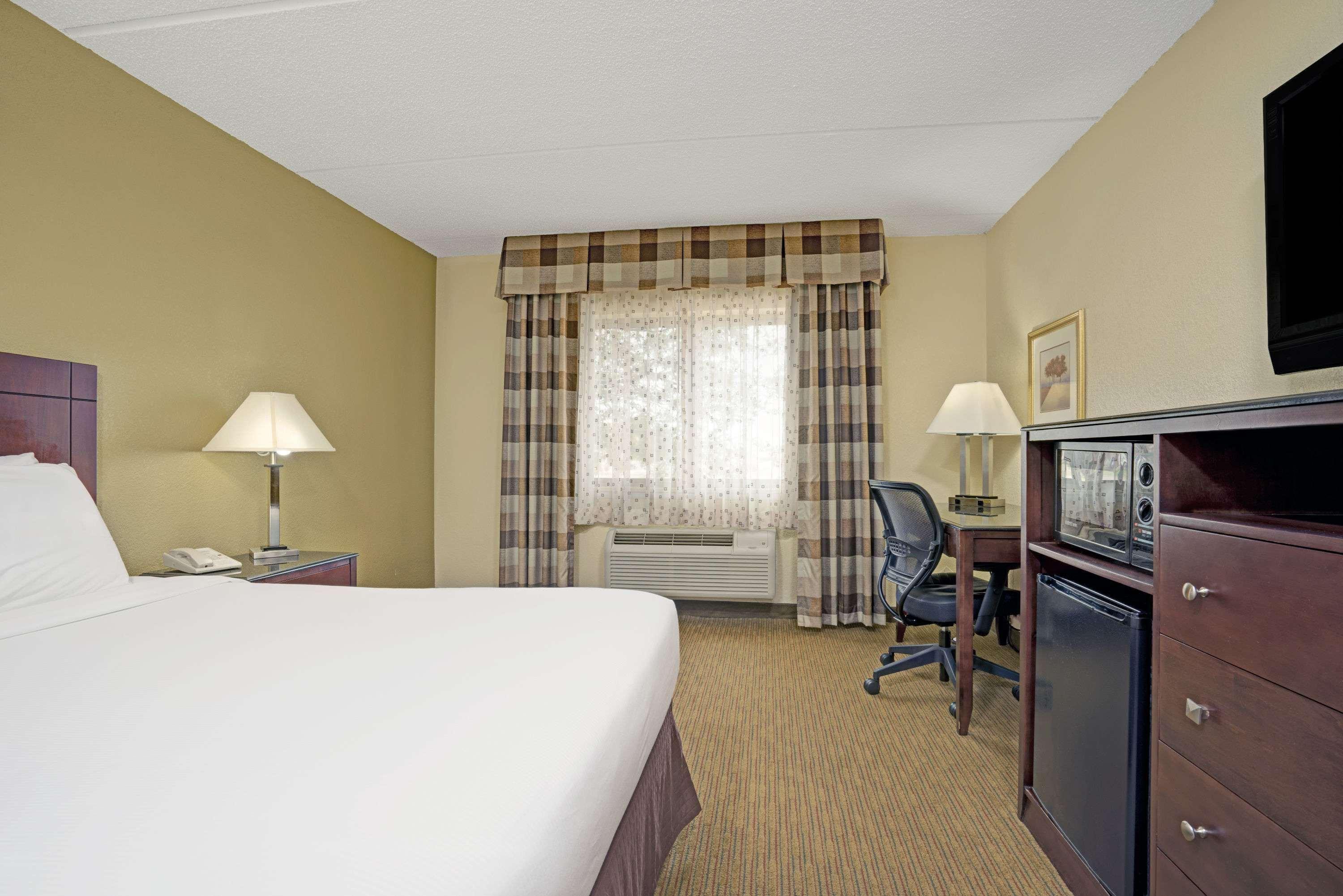 Super 8 By Wyndham Monticello Hotel Buitenkant foto