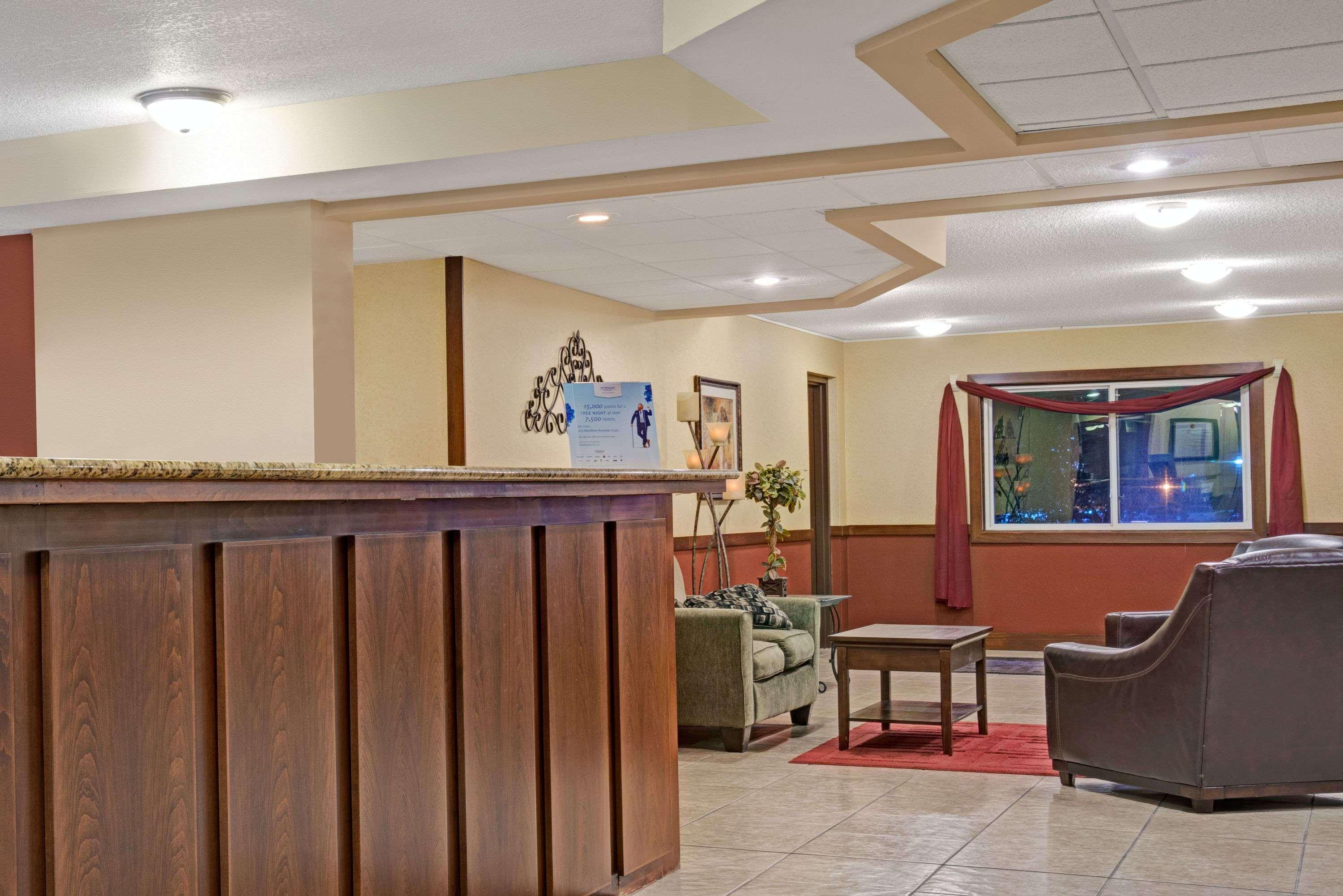 Super 8 By Wyndham Monticello Hotel Buitenkant foto